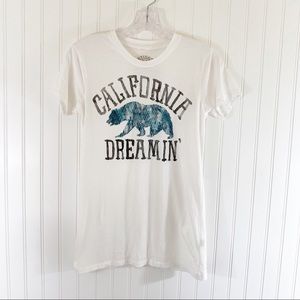CALIFORNIA DREAMING Graphic Tee